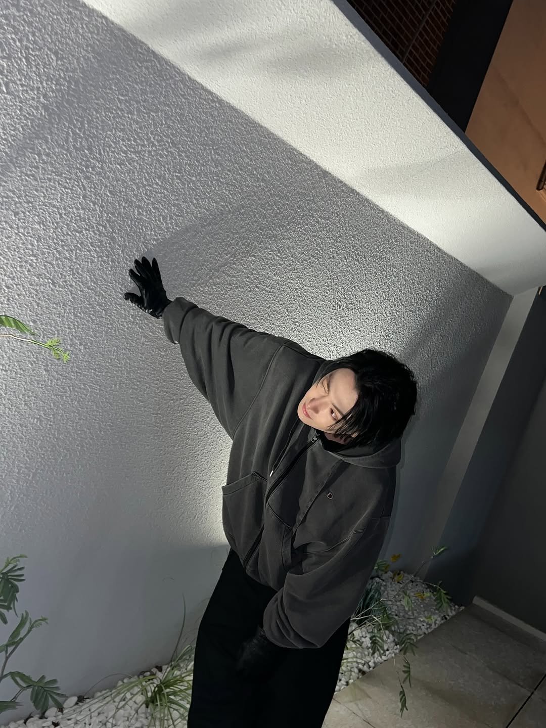 Photo by 홍중 (HONGJOONG) on January 18, 2026. May be an image of duffle coat and parka.