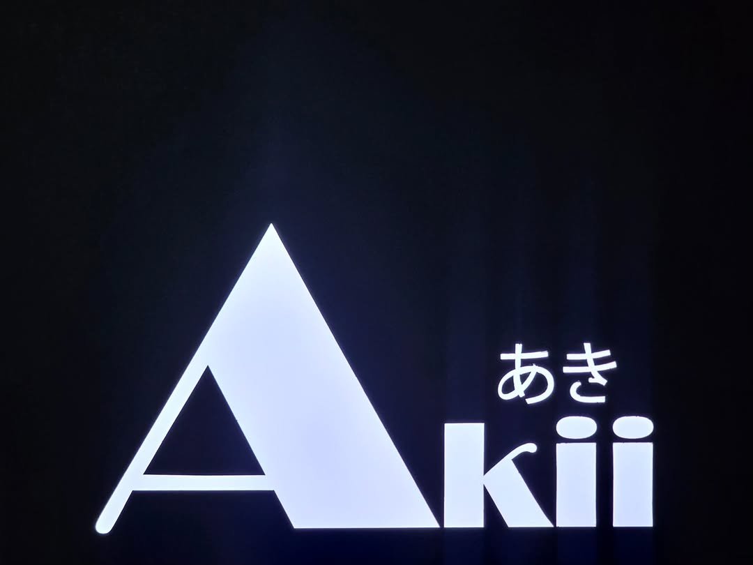 Photo by 박성형 on October 26, 2025. May be an image of poster, signboard and text that says 'あき kii'.