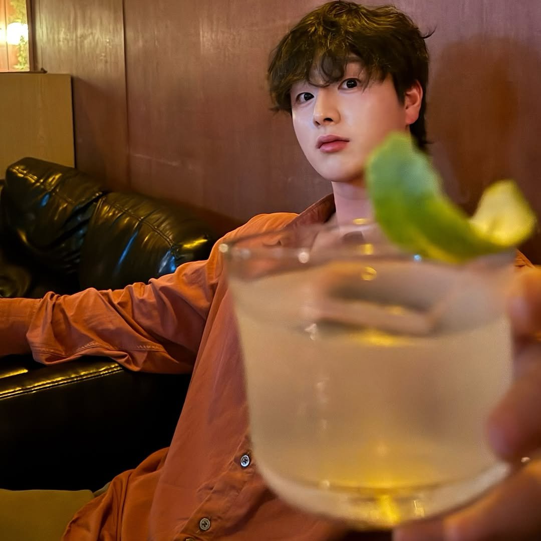 Photo by 노 지 수 on October 07, 2025. May be an image of 1 person and text.