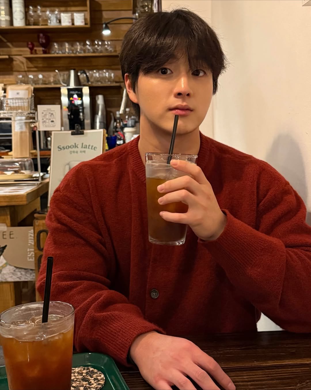 Photo by 노 지 수 on November 22, 2025. May be an image of drink and text.