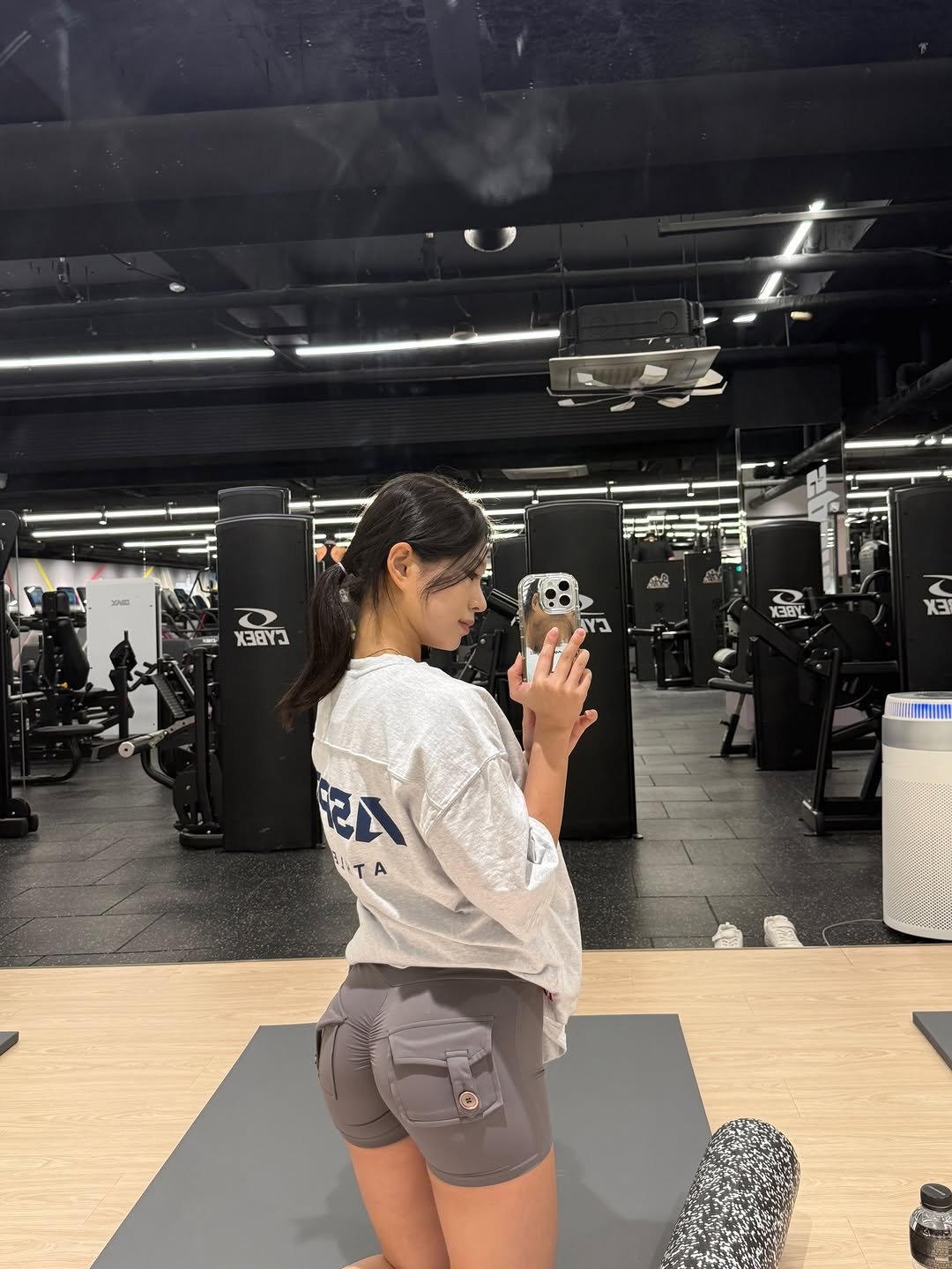 noeyuxx 게시물 이미지: 뒷모습이 포인트💙

👕아스포 짐웨어 오버핏반팔