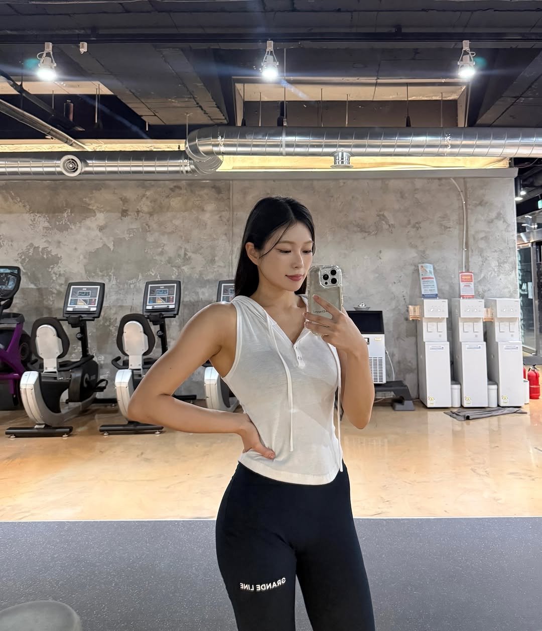noeyuxx 게시물 이미지: 원래 더위 잘 안 타는데•• 덥네용? 머리가 많이 자라서 그런가🫠