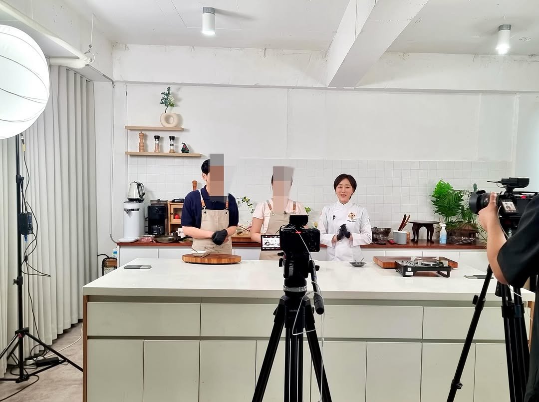 nohcook 게시물 이미지: #참쉬운집밥
요알못도 감탄한 레시피🫣
이렇게 간단한데도 맛있다며
촬영 후에도 끝까지...