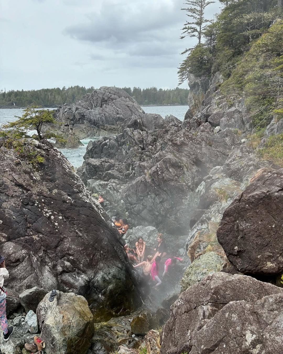 Photo by 워홀만 4번째 윌리ㅣ캐나다 워홀러🇨🇦 on May 12, 2025.