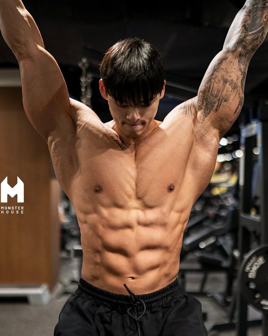 Photo shared by Monster House on November 23, 2025 tagging @non_nan_p, and @monster_house_jo. May be an image of one or more people, biceps, people bodybuilding, sportswear, barbell and text.