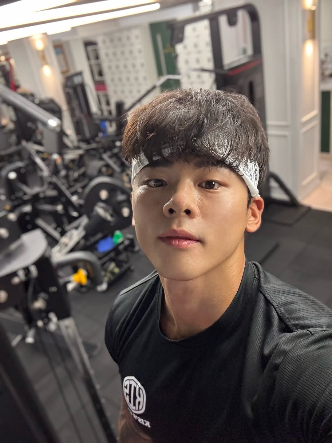 non_nan_p 게시물 이미지: 요즘 피드가 너무 뜸해서 그냥 막 올리기~

밥 먹고,
오전에 운동하고,
밥...