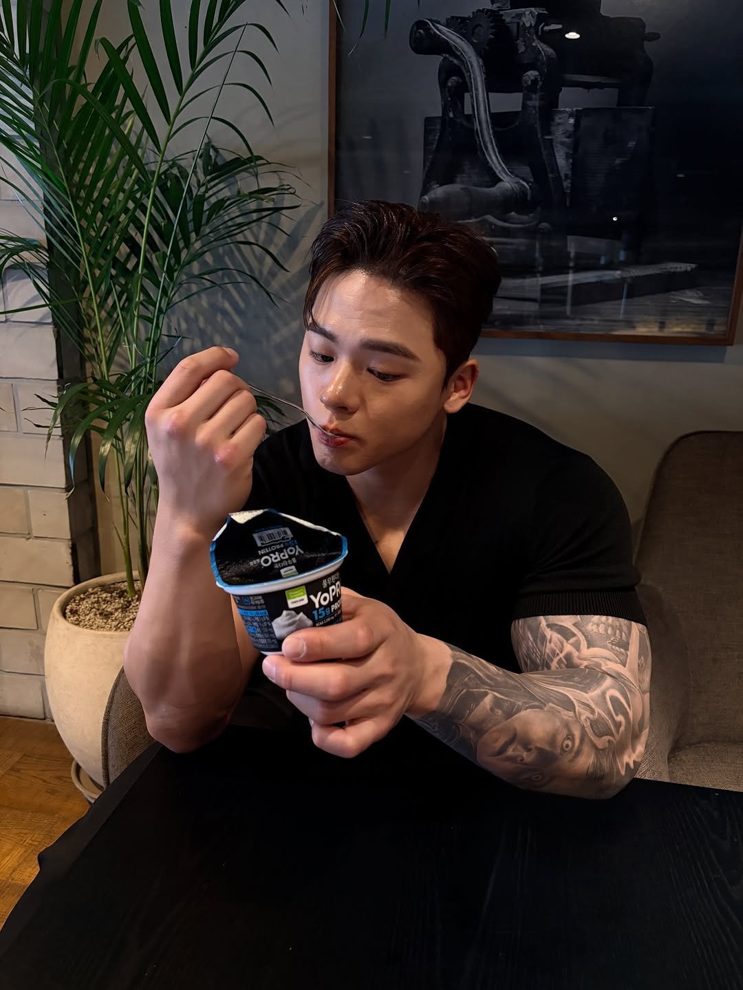 Photo shared by 박요한 (논난이) on February 12, 2026 tagging @yopro.kr. May be an image of gelato, drink and text.