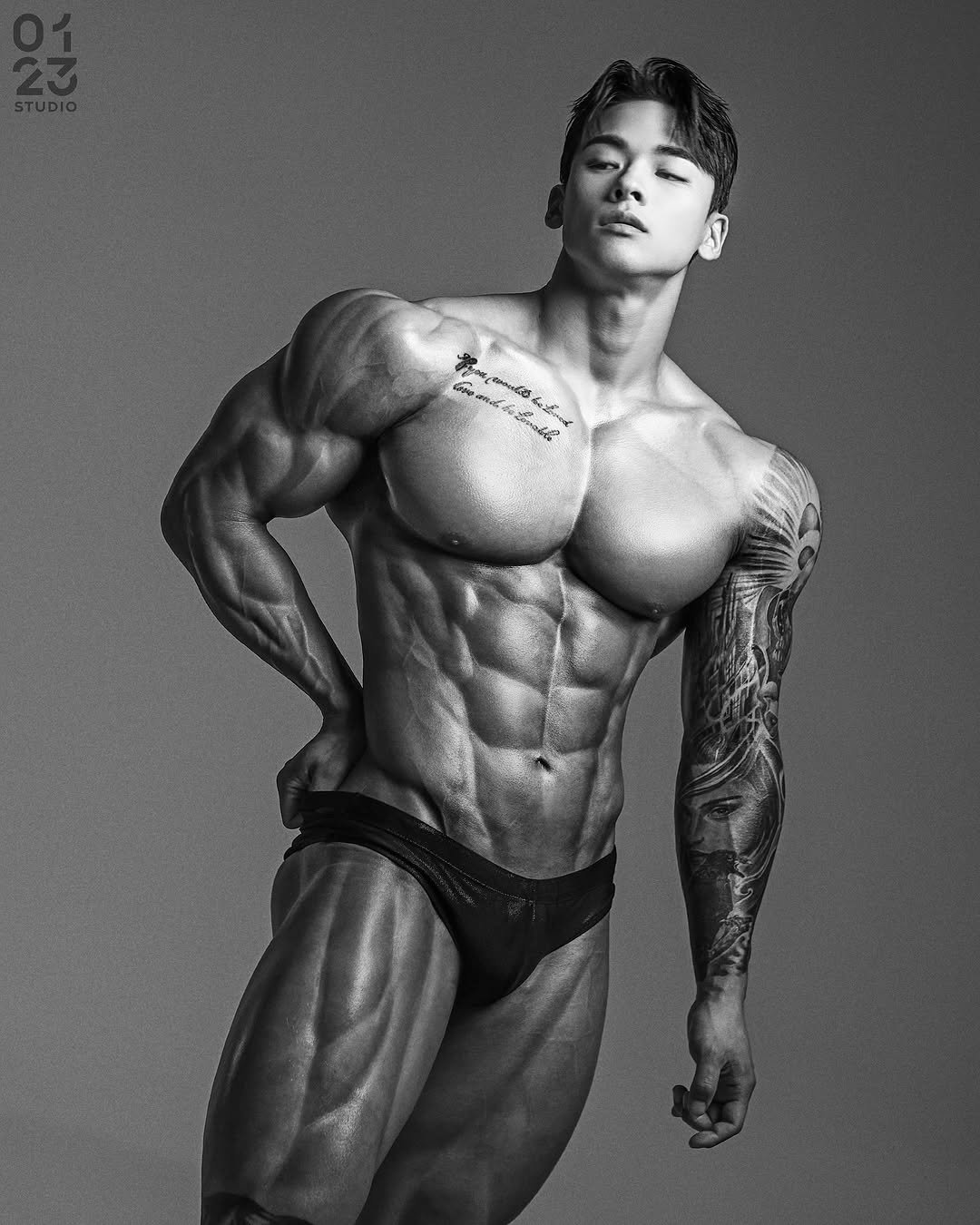 Photo shared by 박요한 (논난이) on October 21, 2025 tagging @0123studio, and @carmid.kr.