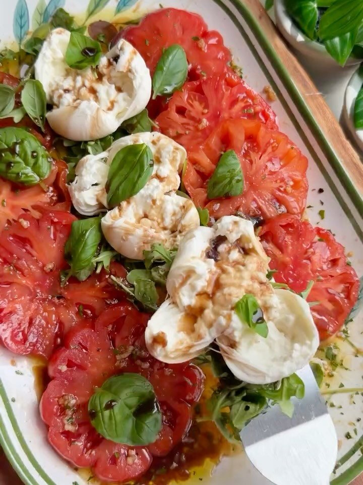 nourishing 게시물 이미지: Marinated Heirloom Tomato & Burrata Salad...
