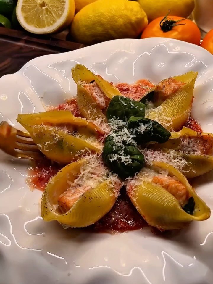 nourishing 게시물 이미지: Creamy Salmon Stuffed Shells 🥫🐟🧀
(via:...