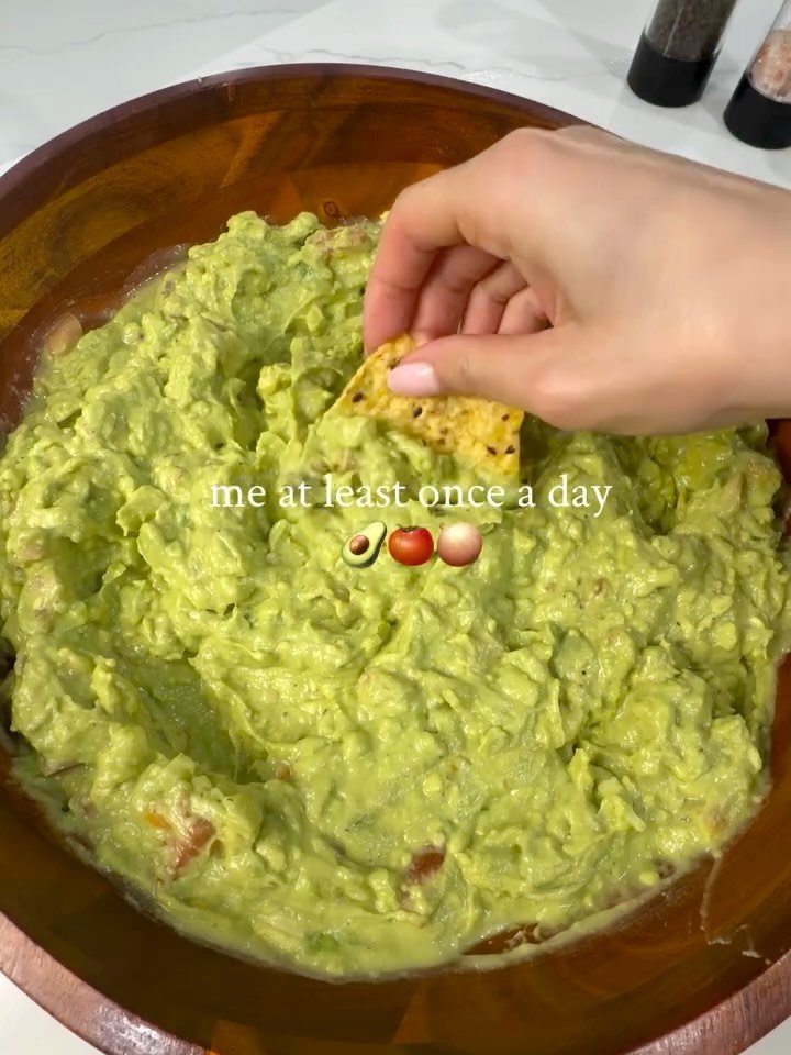 nourishing 게시물 이미지: Fresh & Zesty Guacamole 🥑🍅🧅🌶️✨
(via:...
