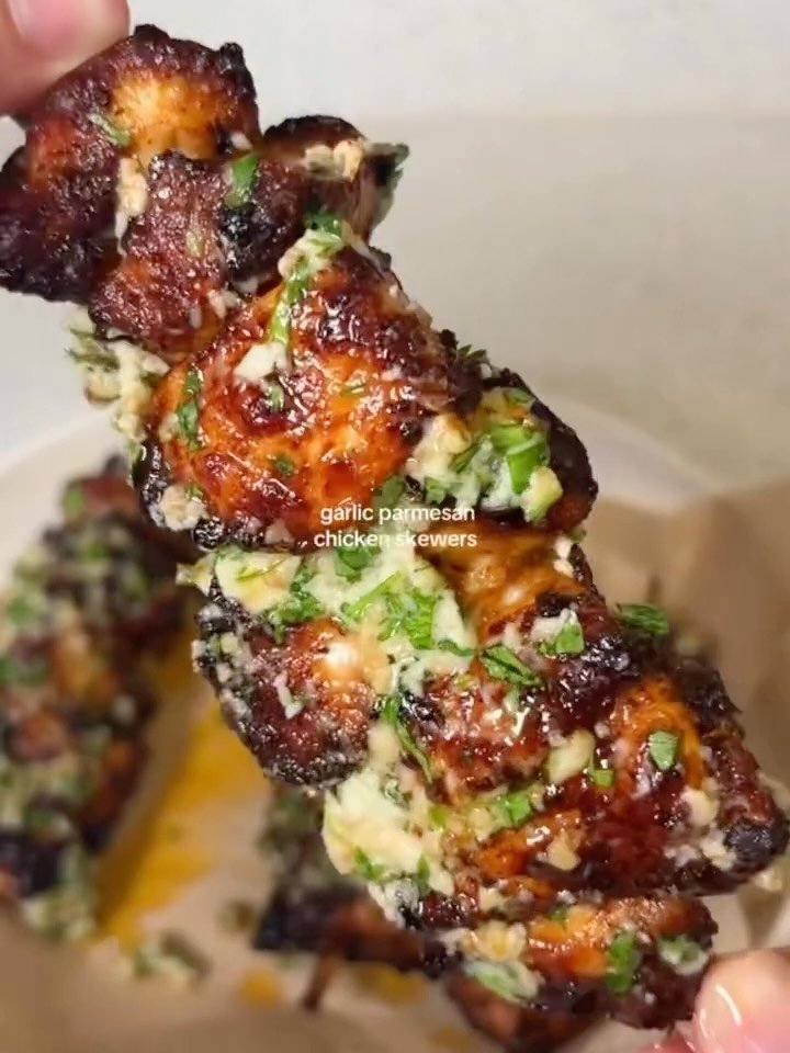 nourishing 게시물 이미지: Garlic Parmesan Chicken Skewers 🧄🌿🍗
(via:...