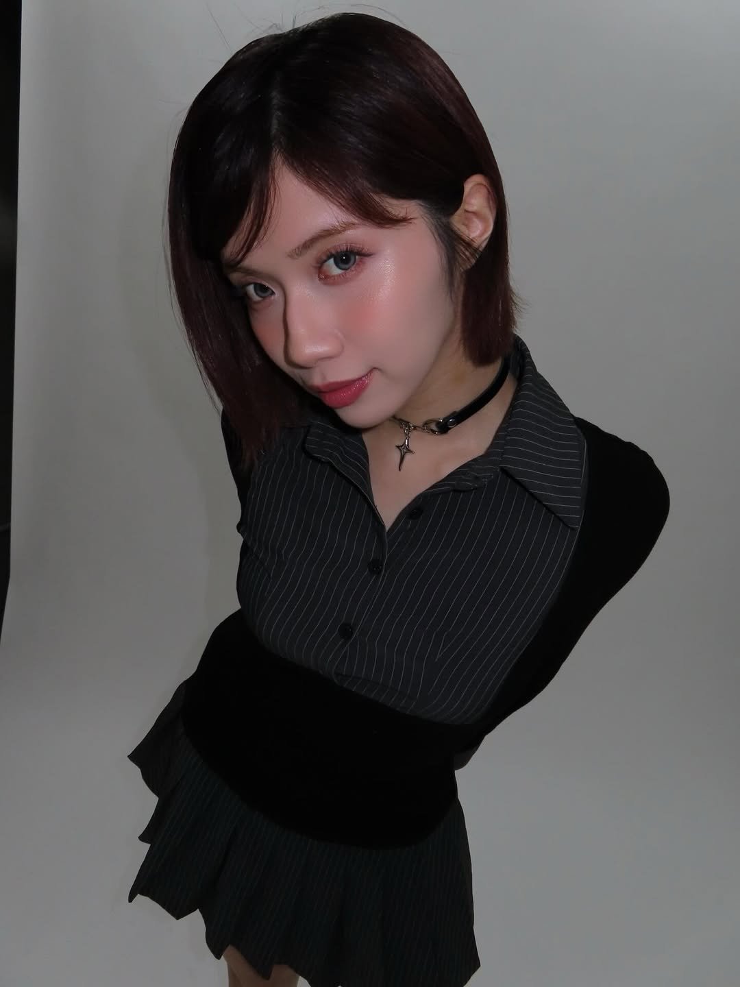 Photo by 石原　希望(いしはら　のぞみ) on April 07, 2026. May be an image of one or more people, hair, miniskirt and text.