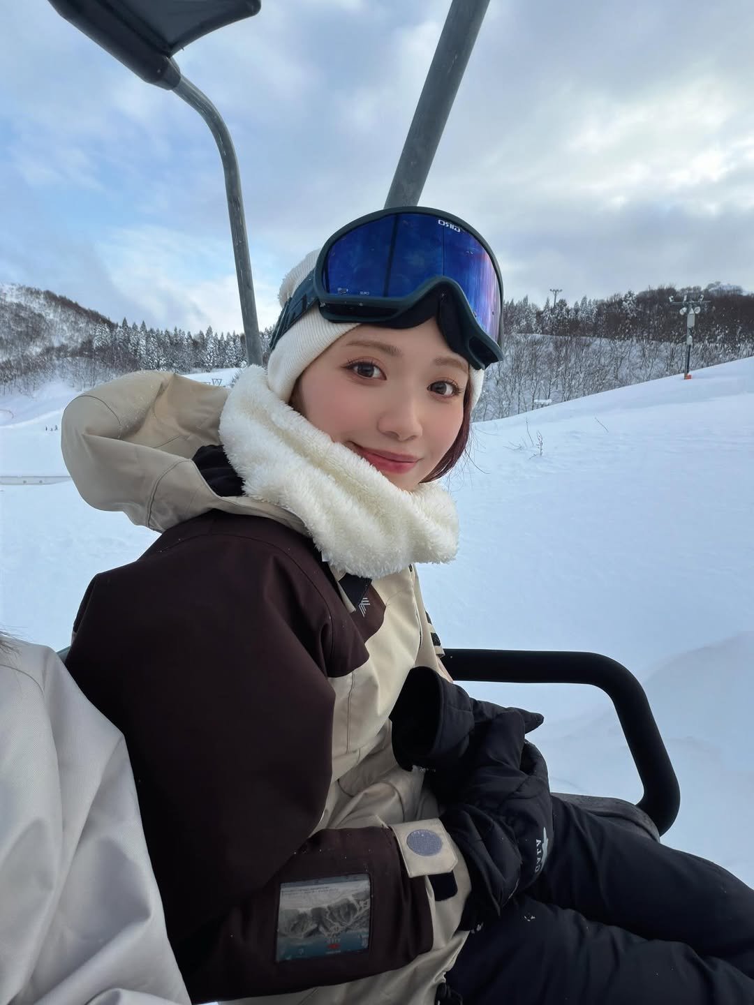 Photo by 石原　希望(いしはら　のぞみ) on January 31, 2026. May be an image of snowboarding, ski slope and text.