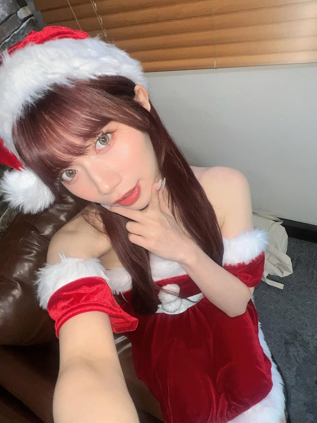 Photo by 石原　希望(いしはら　のぞみ) on December 21, 2025. May be an image of one or more people, hair, costume and text.