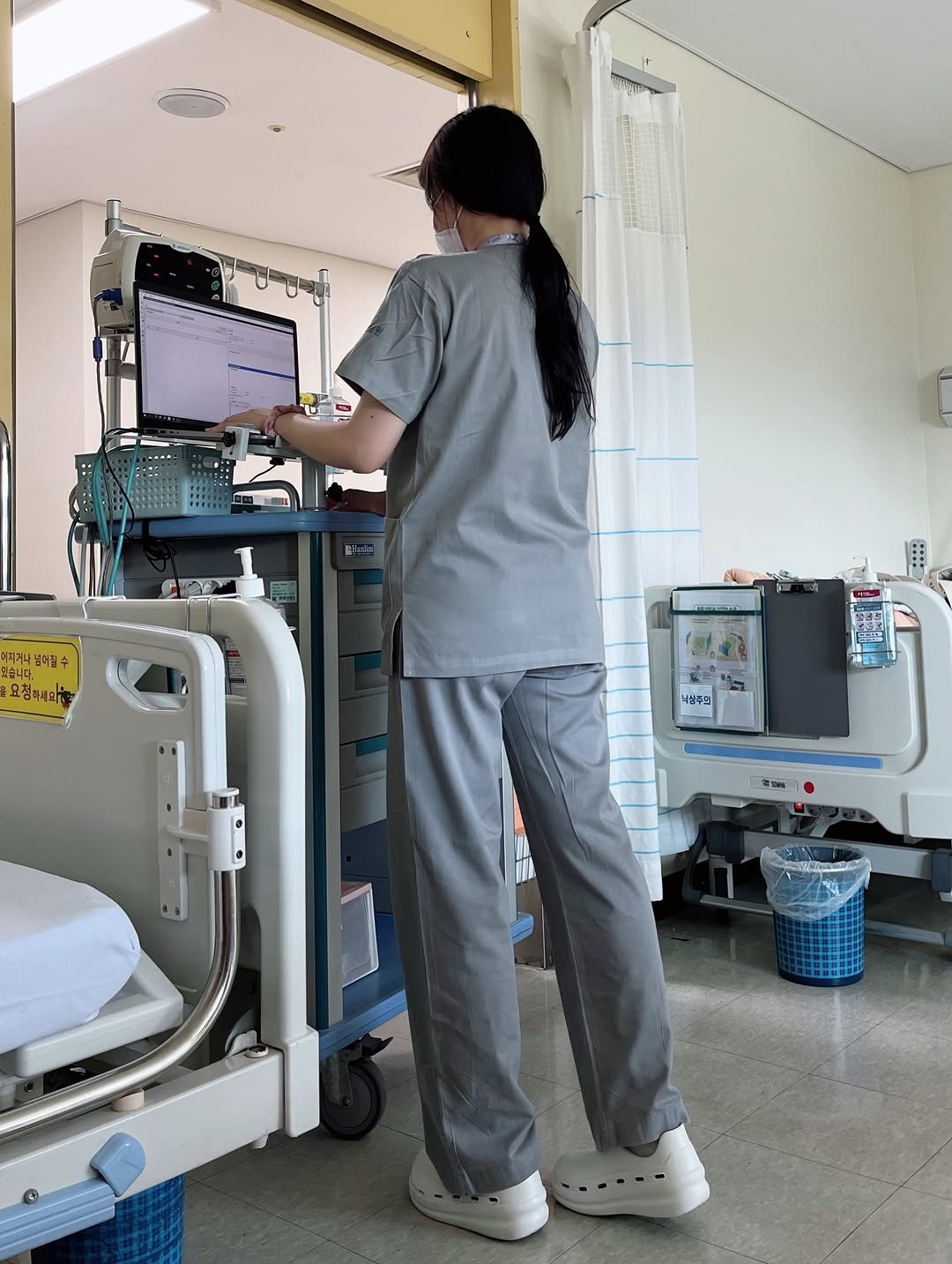 Photo by 널핏(NURFIT)•간호사를 간호하는 브랜드 on February 04, 2026. May be an image of stethoscope, hospital and text.