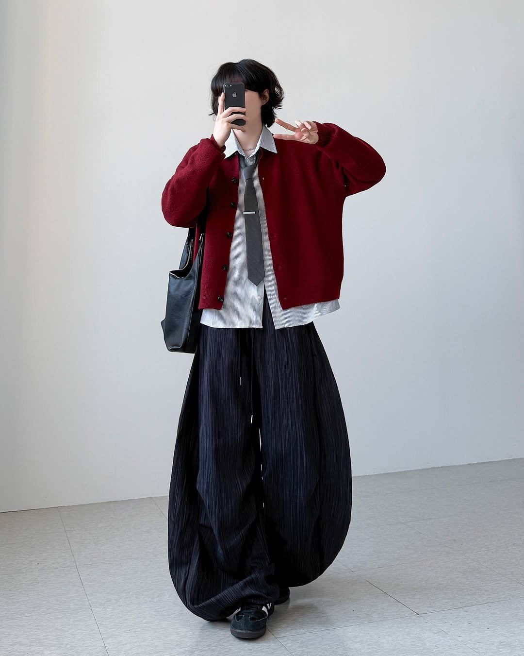 Photo by 영재/유어너스 on September 20, 2025. May be an image of 1 person, duffle coat, overcoat, cloak, suit and text.