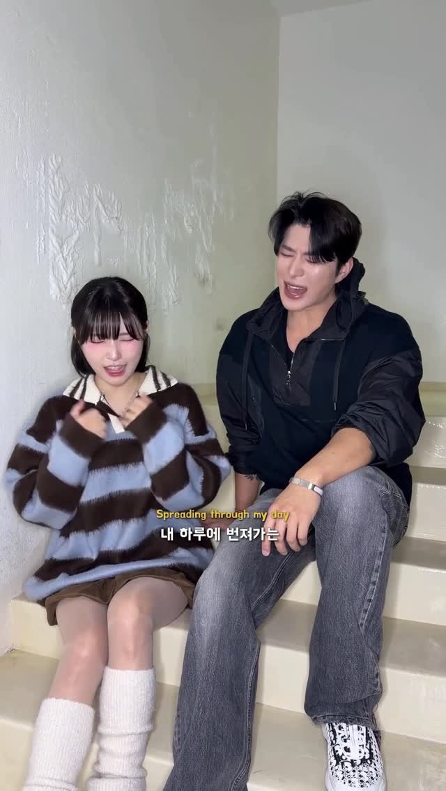 o_dahye_o 게시물 이미지: 요즘 계단에서 노래부르는게 유행이라며…? #시작의아이 #마크툽