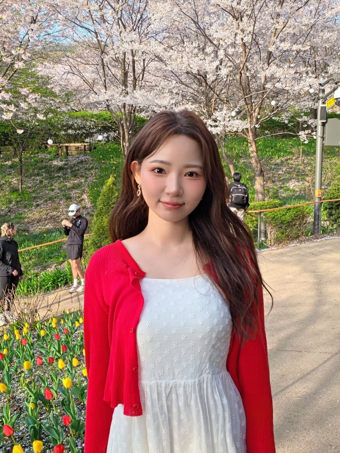 o_onuri05 게시물 이미지: 더 더워지기 전에 다녀온 봄여름나들이 🌷🌹🌼

갤럭시엔 너무 멋지고 소중하고 따뜻한...