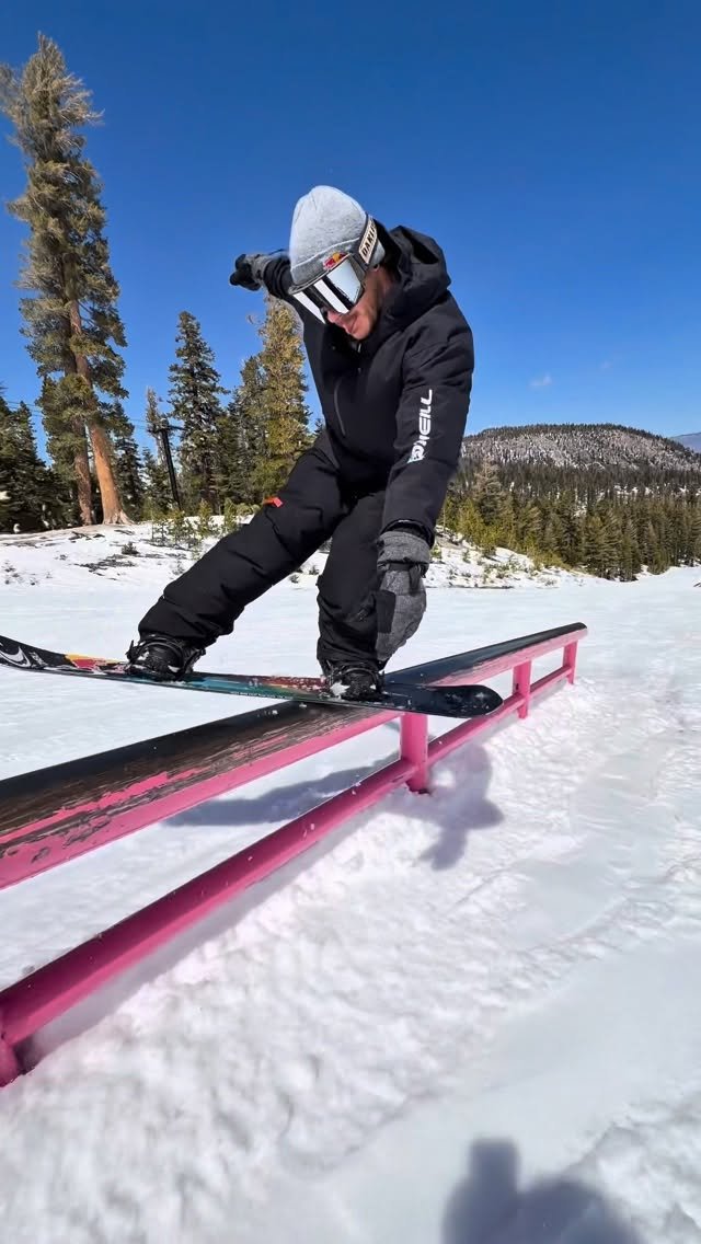 oakleysnowboarding 게시물 이미지: Spring sessions are on 🔥 @sebtoots destroying...
