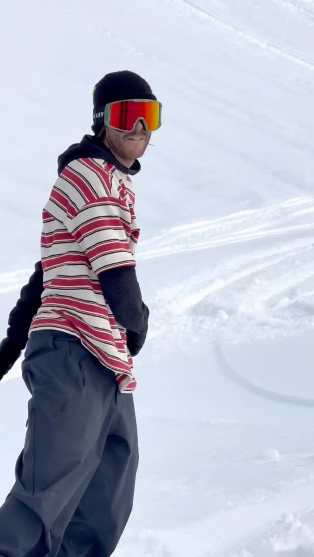 oakleysnowboarding 게시물 이미지: Cruising down the zone with @stalesandbech...