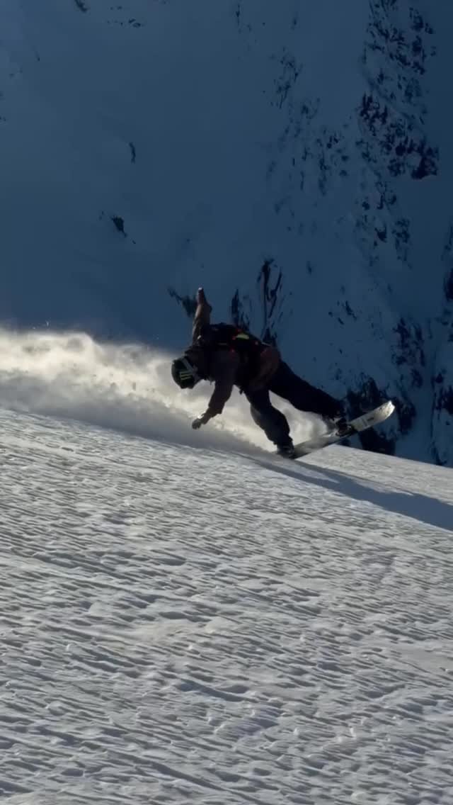 oakleysnowboarding 게시물 이미지: @sagekotsenburg floating alpine butters...