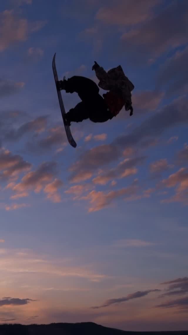 oakleysnowboarding 게시물 이미지: @hasegawataiga1023 Sunset chill run at @ripoffsession