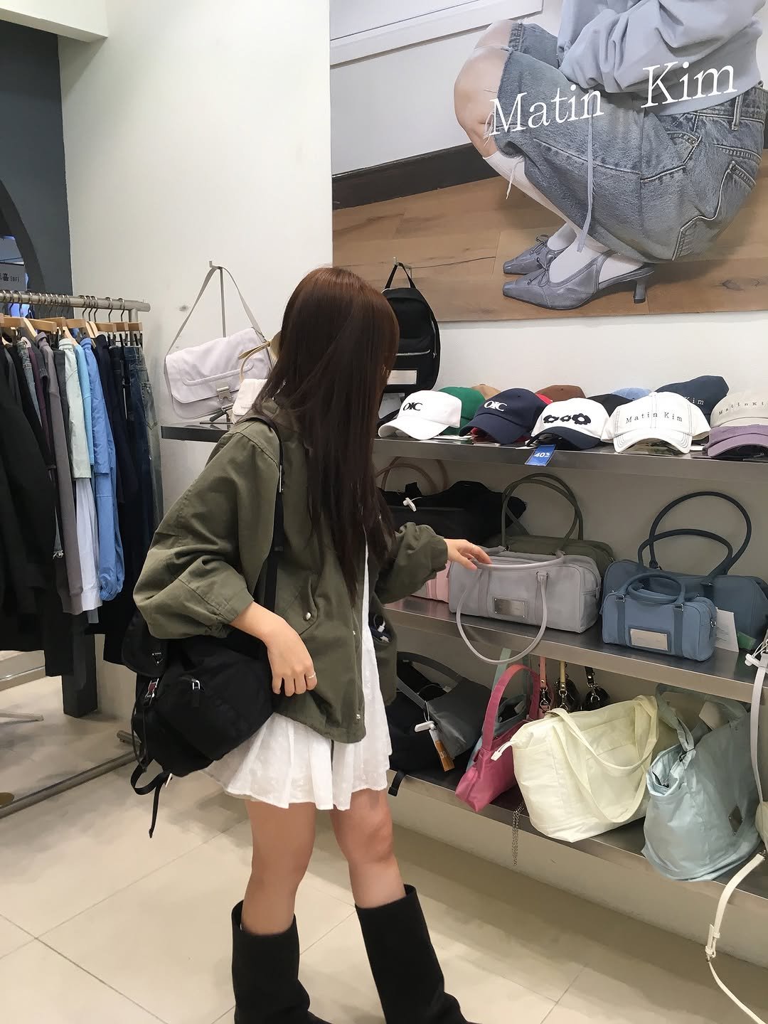 Photo by 오베럴 | obetter on April 27, 2025.