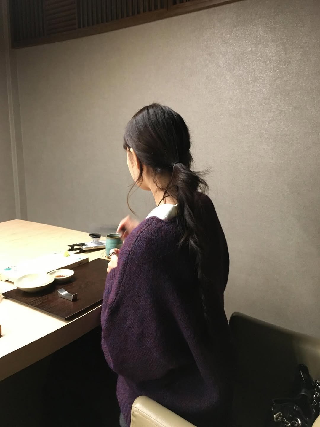 Photo by 오베럴 | obetter on December 21, 2025. May be an image of one or more people, braids, people studying, top and text.