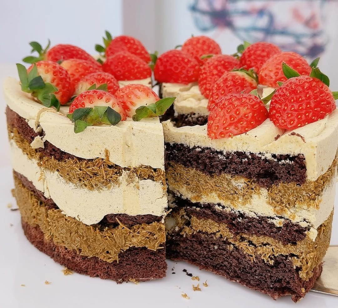 Photo by OF Oui 오브위 on January 30, 2026. May be an image of strawberry, chiffon cake, tiramisu, chocolate cake and text.
