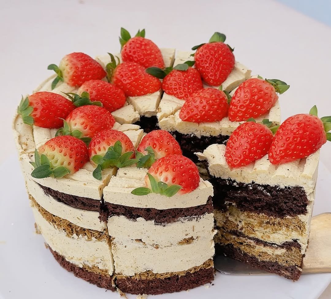 Photo by OF Oui 오브위 on January 29, 2026. May be an image of strawberry, chiffon cake, chocolate cake, tiramisu, fruitcake and text.