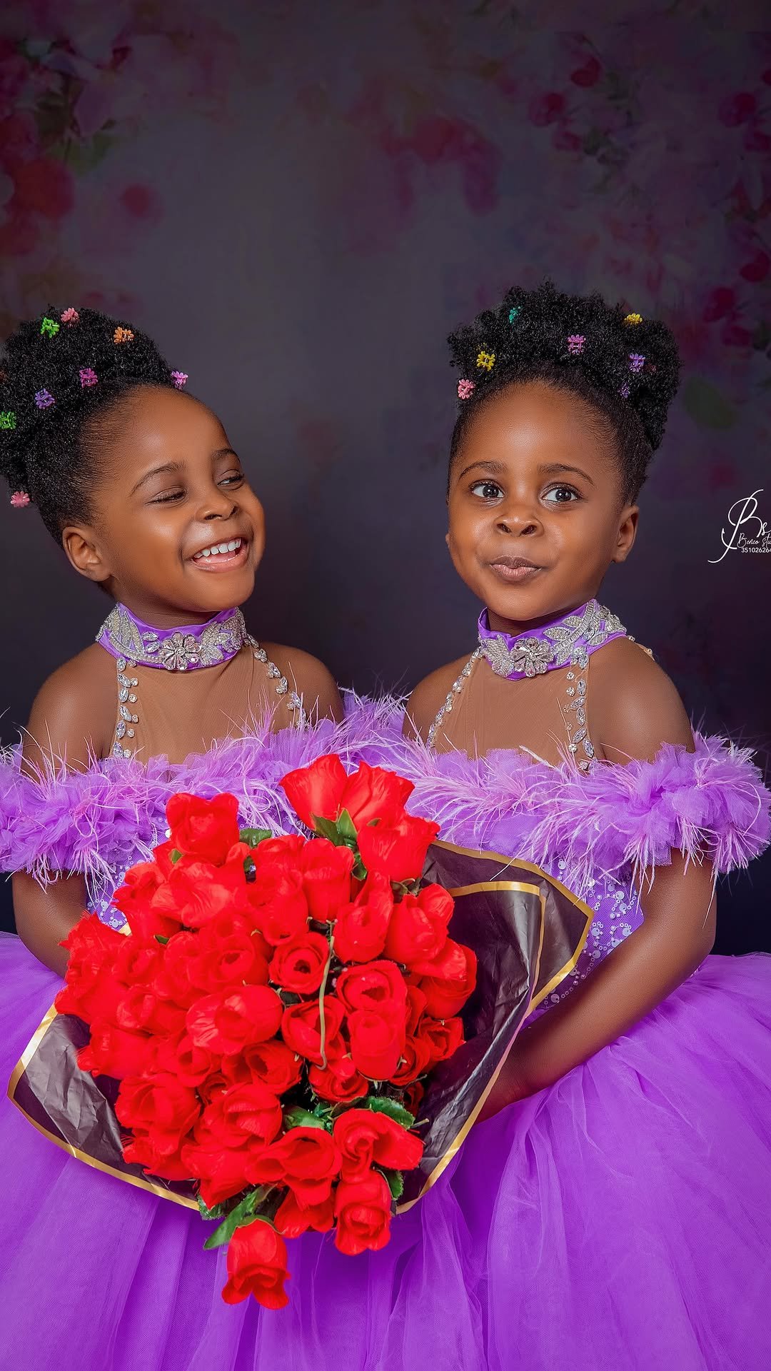 official_kktwins 게시물 이미지: Overwhelmed with gratitude! 
On our special...