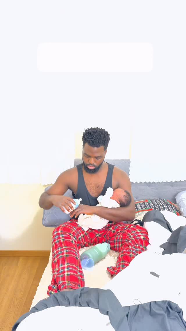 official_kktwins 게시물 이미지: Night & morning routine with newborn 🩵