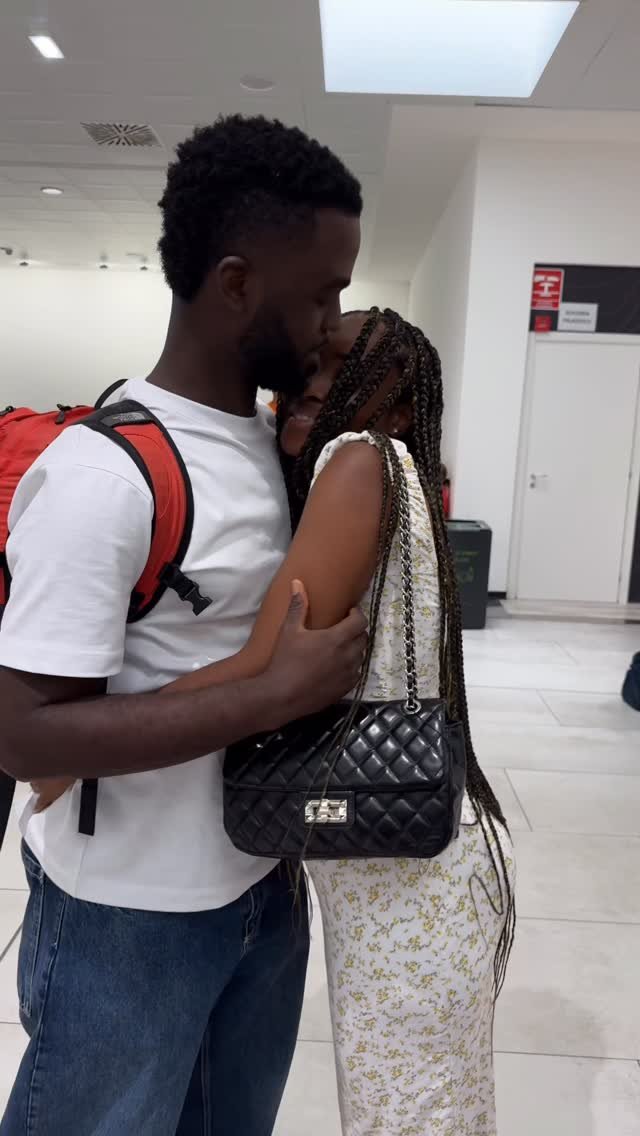 official_kktwins 게시물 이미지: We just saw daddy off at the airport, and it...