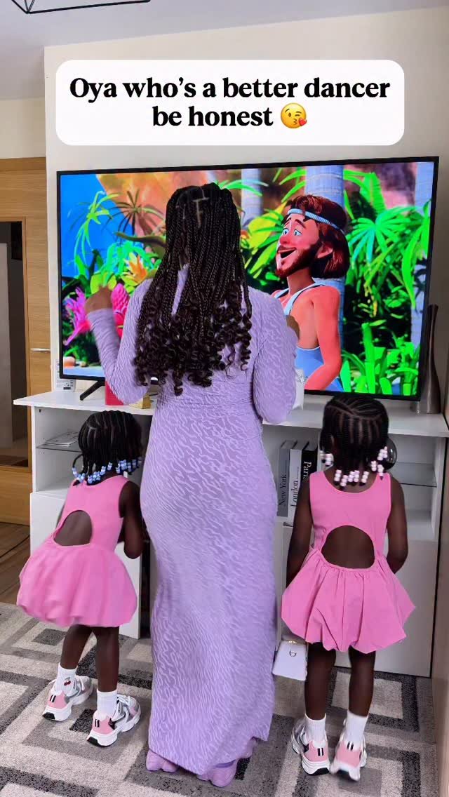 official_kktwins 게시물 이미지: I didn’t know the twins were a good dancers...