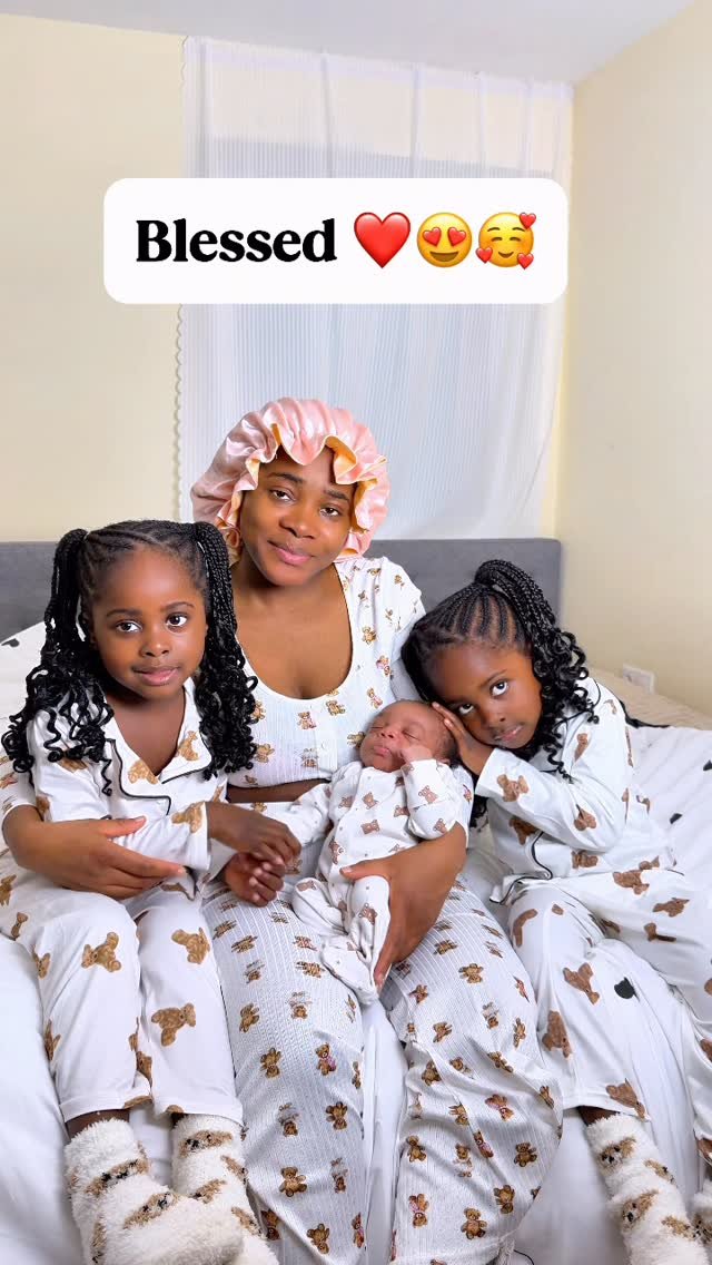 official_kktwins 게시물 이미지: Blessed 💕🩵