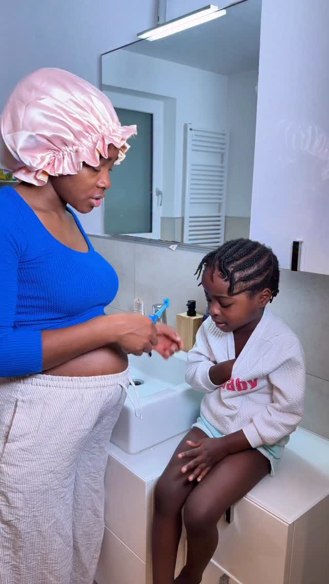 official_kktwins 게시물 이미지: Who’s taking all of Kimberly’s good mornings...