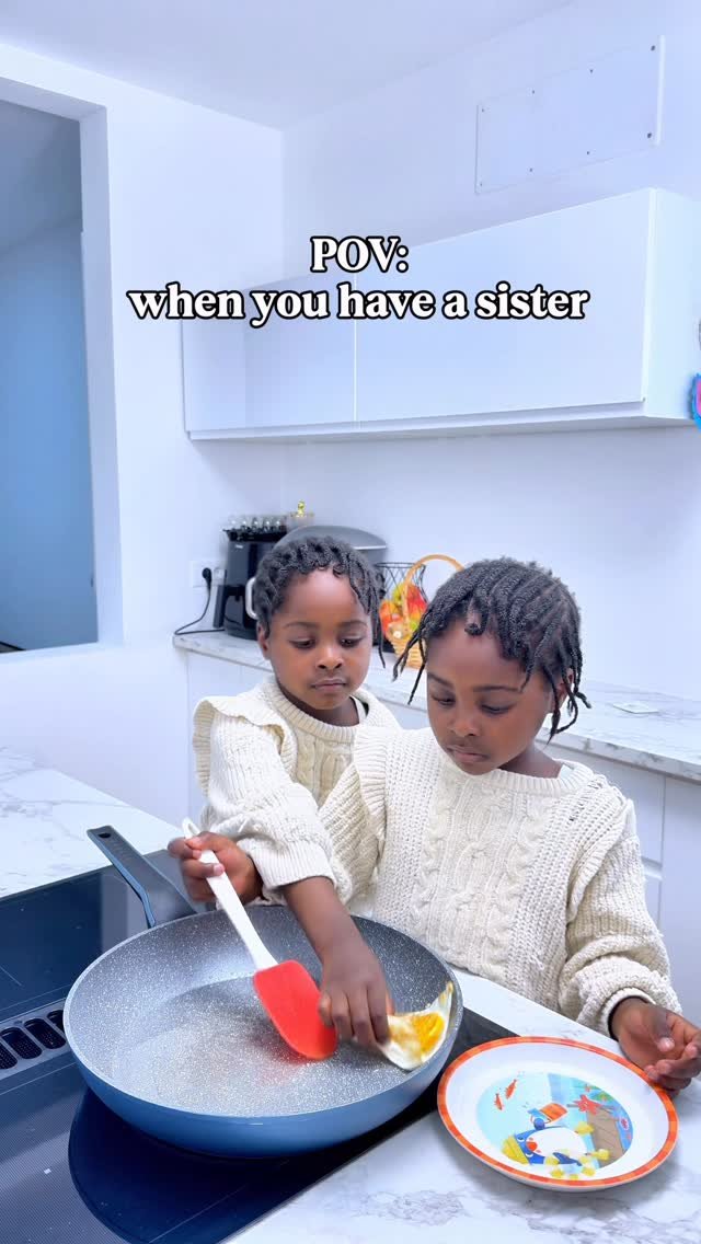 official_kktwins 게시물 이미지: When you have a sister