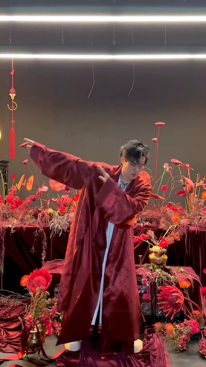 official_monsta_x 게시물 이미지: ‧˚⋆⁽ ’-‘ ⁾⋆˚‧ 

#JOOHONEY
#MONSTAX 
#INSANITY...