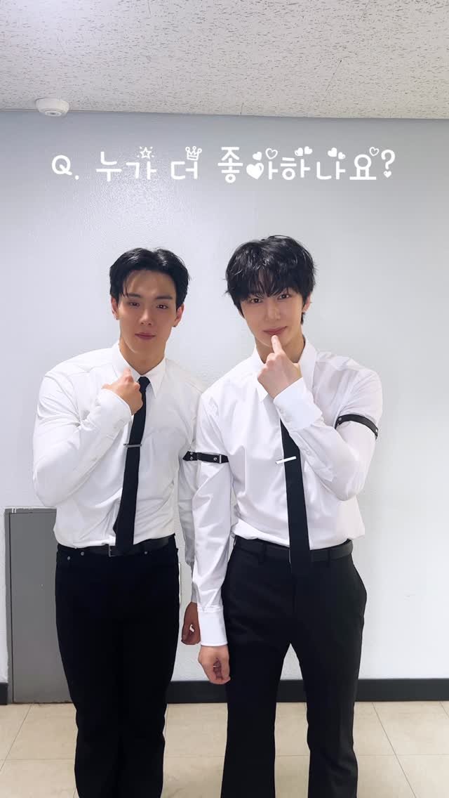 official_monsta_x 게시물 이미지: 누가 더 사랑하나요?
ㄴ 몬베베 : ( •̀ᴗ•́ )و
ㄴ 셔누X형원 : (...