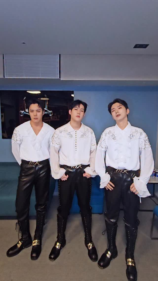 official_monsta_x 게시물 이미지: 🤨 🤨 🤨

#MONSTAX #몬스타엑스
#MINHYUK #KIHYUN #JOOHONEY