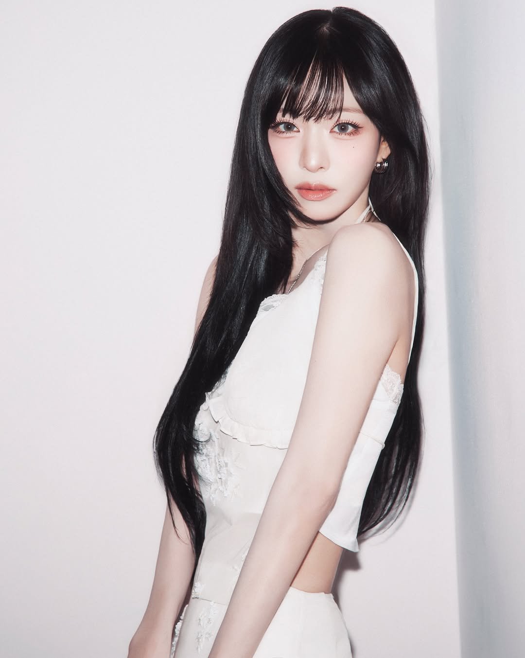 Photo shared by fromis_9 [프로미스나인] on March 25, 2026 tagging @chaengrang_. May be an image of one or more people, hair and text.