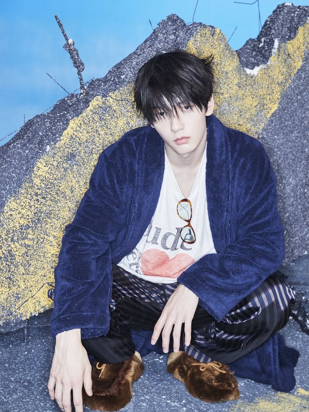 Photo by TXT 투모로우바이투게더 on March 28, 2026. May be an image of one or more people, bangs, makeup, magazine, bolo tie, top and text.