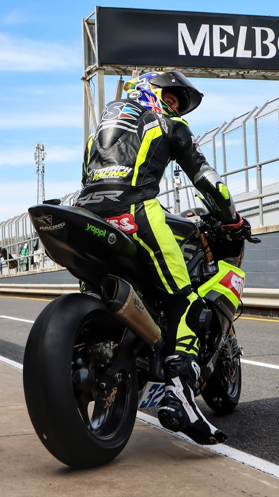 officialtriumph 게시물 이미지: The Triumph Street Triple 765 RS is back in...