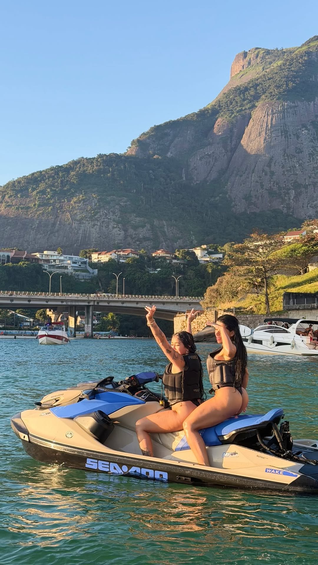 oharaingrid 게시물 이미지: 🌊 👯‍♀️💙