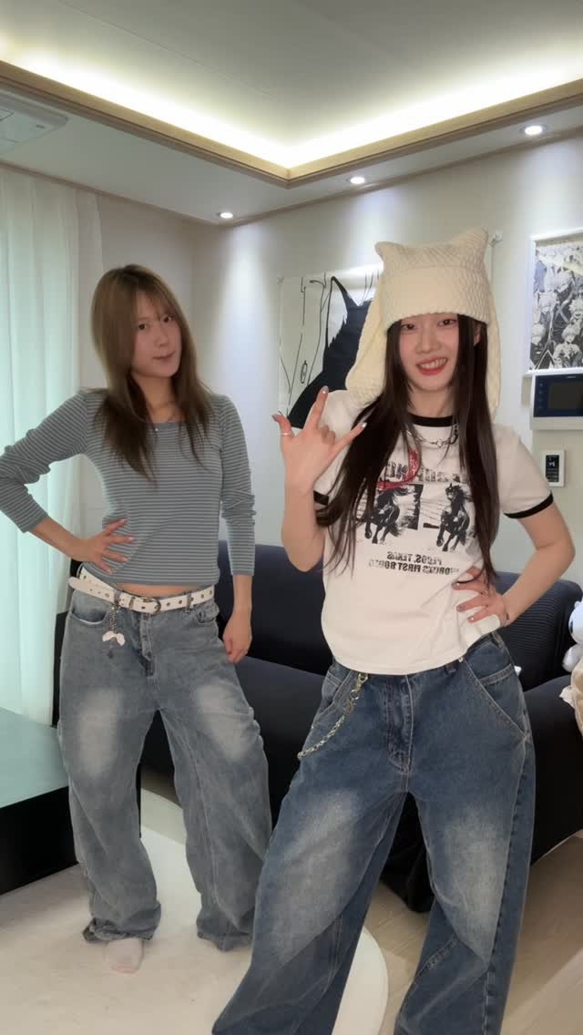 ohddokazi_ 게시물 이미지: 소영이가 자꾸 저 따라해요
•
비비님 신곡 챌린지 해봤는데 너무 재미따!!
친구랑 같...