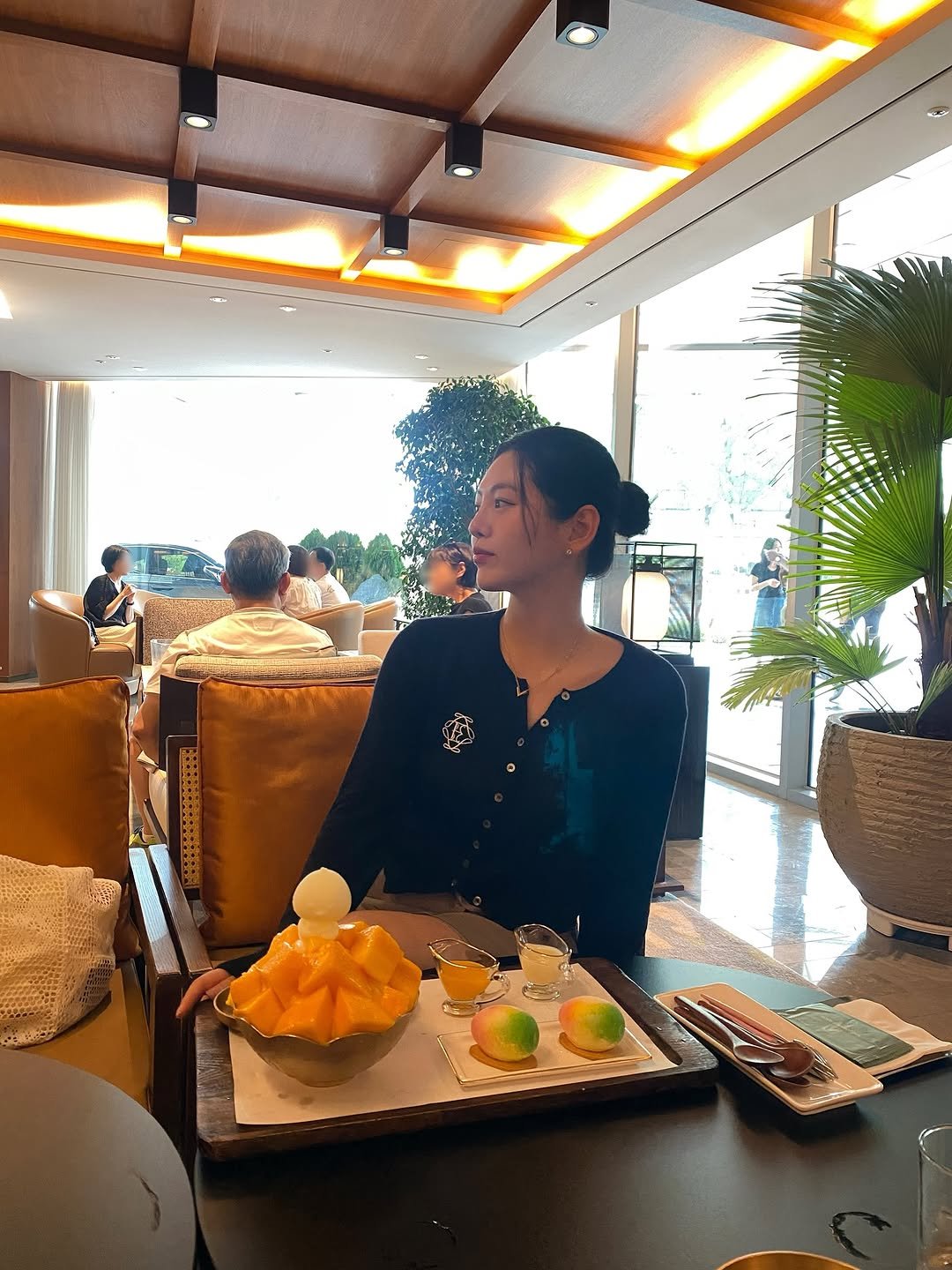 Photo shared by 하늘 민 고울 선 on August 12, 2025 tagging @theambassador_seoul, and @eternal_line_official_. May be an image of 3 people, mango, buffet and text.