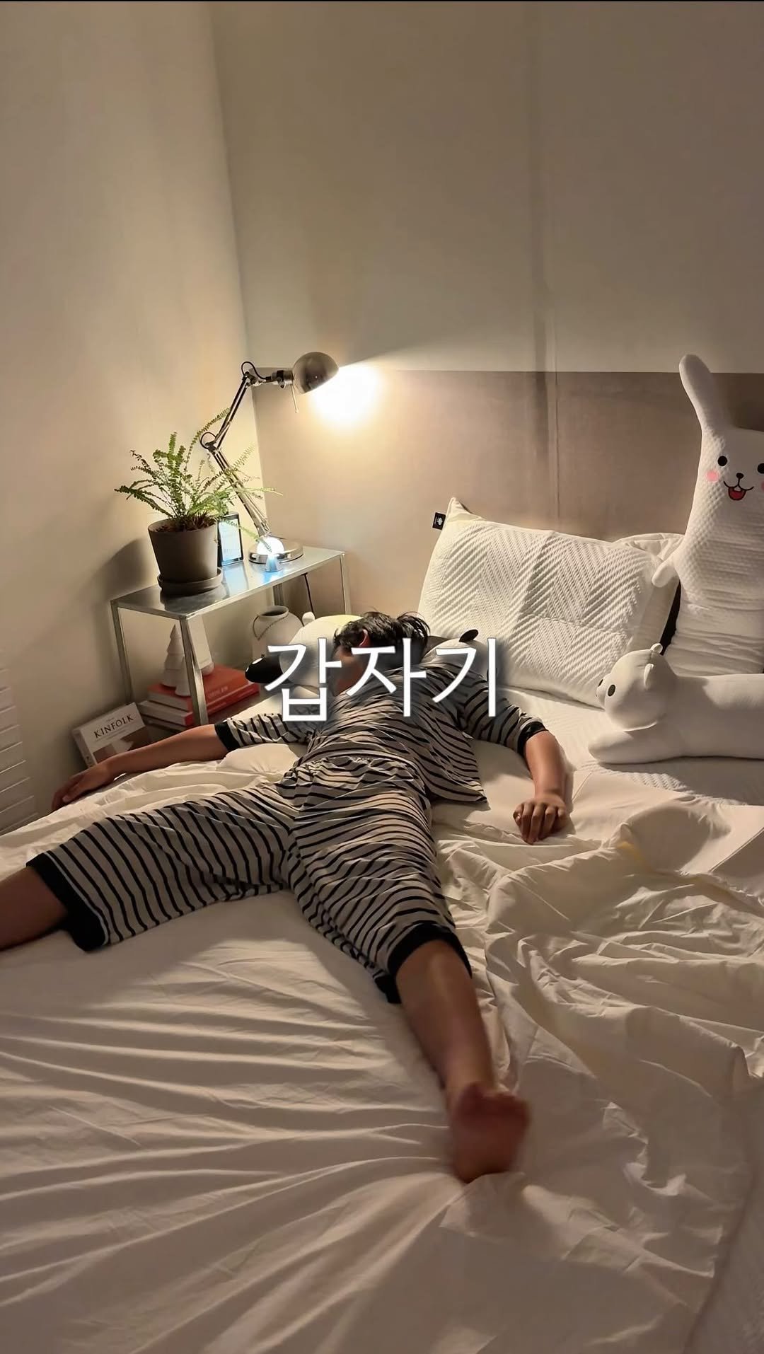 ohoo_house 게시물 이미지: 아이오아이🎵 갑자기~ 
완전 꽂혀서 요즘 푹 빠져 있는데요

즤집 아들램도 이 여름...