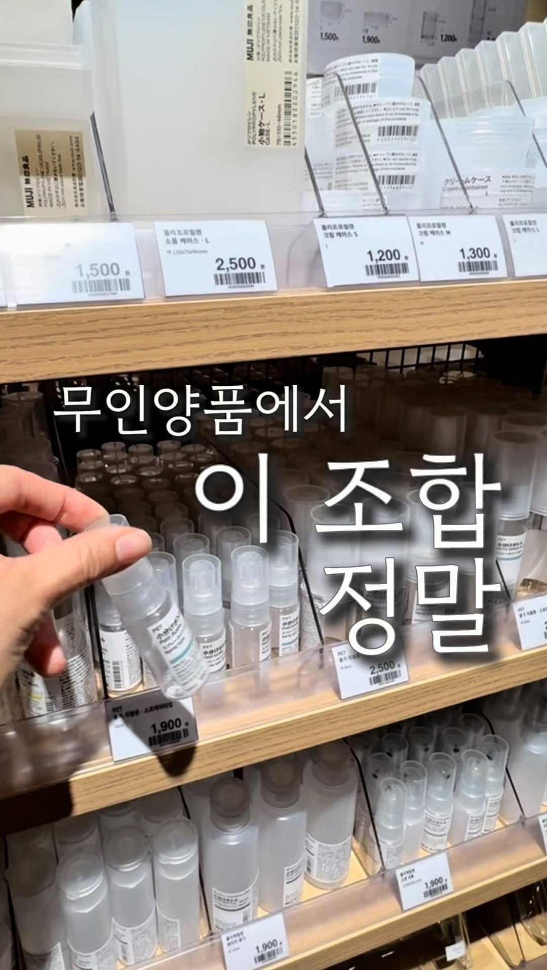 ohoo_house 게시물 이미지: 매번 외식만 하면 
하루라도 거르면 서운할 정도로
음식물을 흘리는 사람...