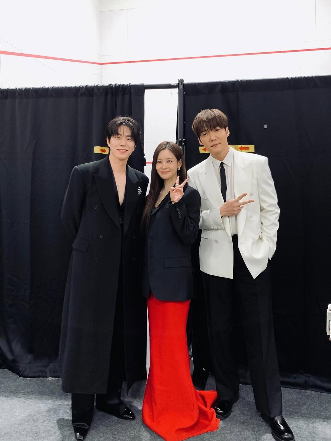 Photo by 오연서 on February 12, 2026. May be an image of suit, blazer, dinner jacket and text.